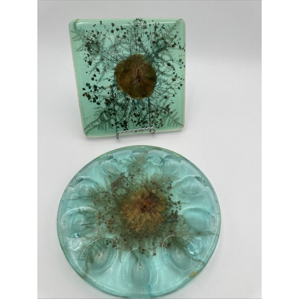 Vintage Resin Dry Flower Deviled Egg Platter And Trivet Set
